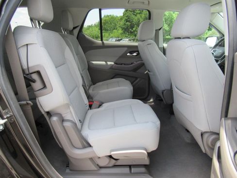 Used 2018 Chevrolet Traverse LT FWD image 32