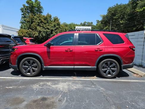 Used 2025 Honda Pilot Sport image 4