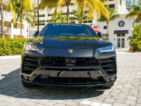 Used 2022 Lamborghini Urus image 7