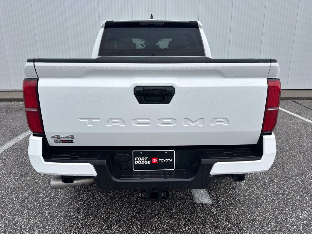 Used 2025 Toyota Tacoma SR5 AWD/4WD image 6