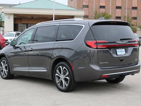 Used 2022 Chrysler Pacifica Pinnacle image 7