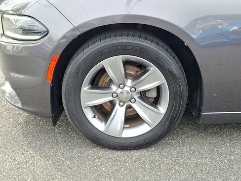 Used 2016 Dodge Charger SXT image 8