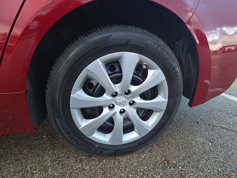 Certified 2023 Toyota Corolla LE image 32