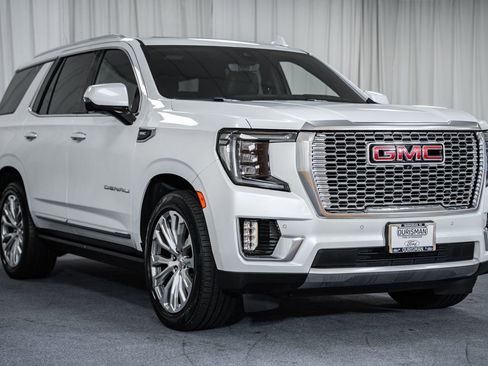 Used 2022 GMC Yukon Denali w/ Denali Premium Package image 1