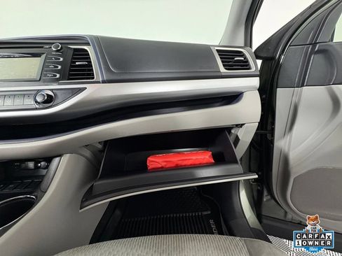 Used 2019 Toyota Highlander LE FWD image 28