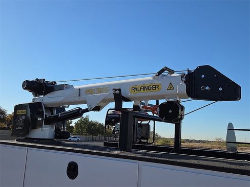 New 2025 Ford F350 XL w/ XL Chrome Package image 4