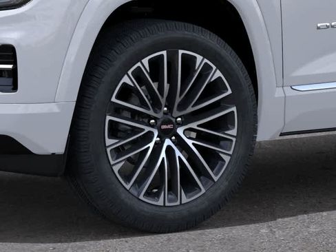 New 2026 GMC Terrain Denali w/ LPO, Floor Liner Package AWD/4WD image 9