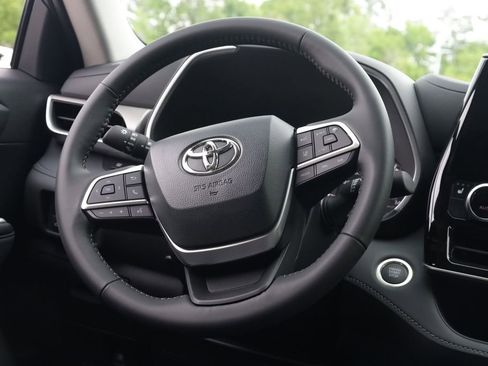 New 2026 Toyota Highlander XLE AWD/4WD image 5