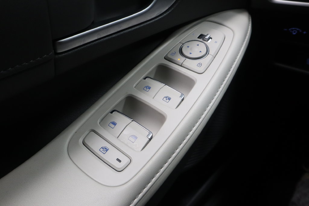 Used 2025 Hyundai Sonata Limited FWD image 21