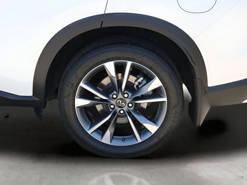 Used 2024 INFINITI QX60 Luxe w/ Performance Audio Package FWD image 9