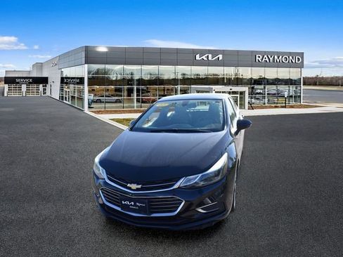 Used 2017 Chevrolet Cruze Premier FWD image 7