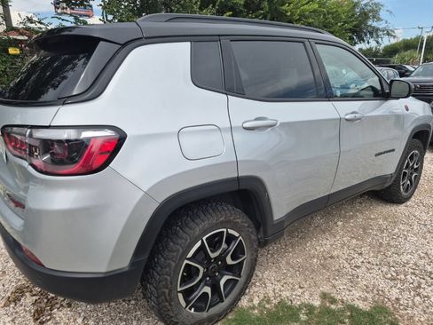 Used 2025 Jeep Compass Trailhawk AWD/4WD image 3