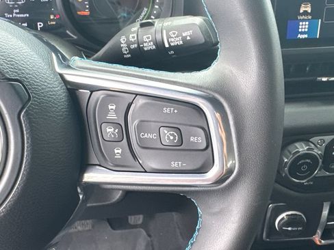 Used 2024 Jeep Wrangler High Altitude AWD/4WD image 27