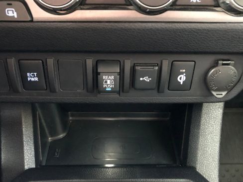 Used 2023 Toyota Tacoma TRD Off-Road image 24