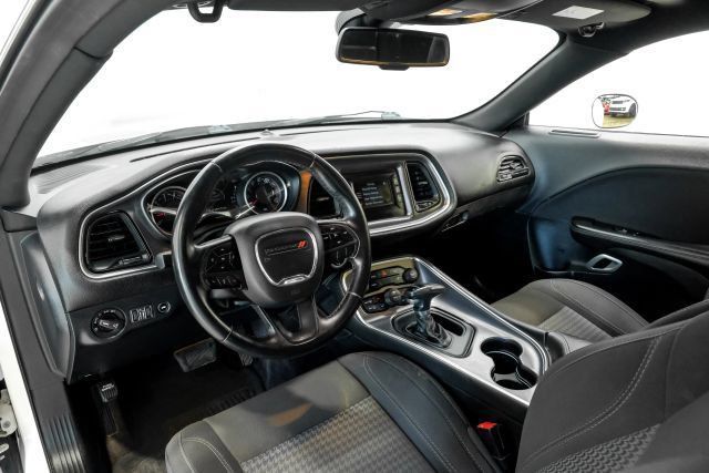 Used 2017 Dodge Challenger R/T RWD image 4