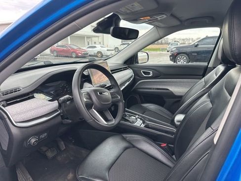 Used 2022 Jeep Compass Latitude image 9