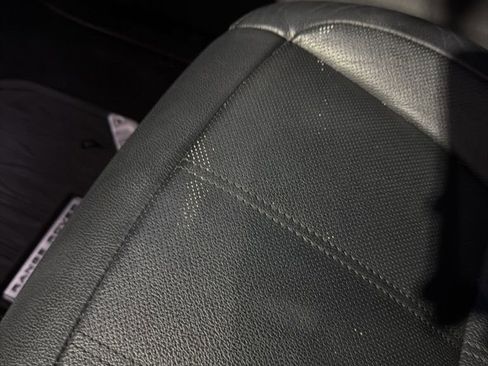 Used 2022 Land Rover Range Rover Evoque SE image 4