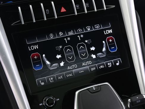 Used 2020 Lamborghini Urus AWD/4WD image 34