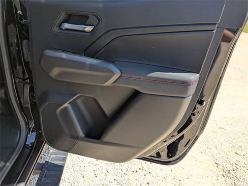 New 2025 Chevrolet Colorado Z71 w/ Midnight Edition image 33