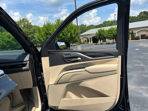 Used 2022 Cadillac Escalade Premium Luxury w/ Performance Package AWD/4WD image 64