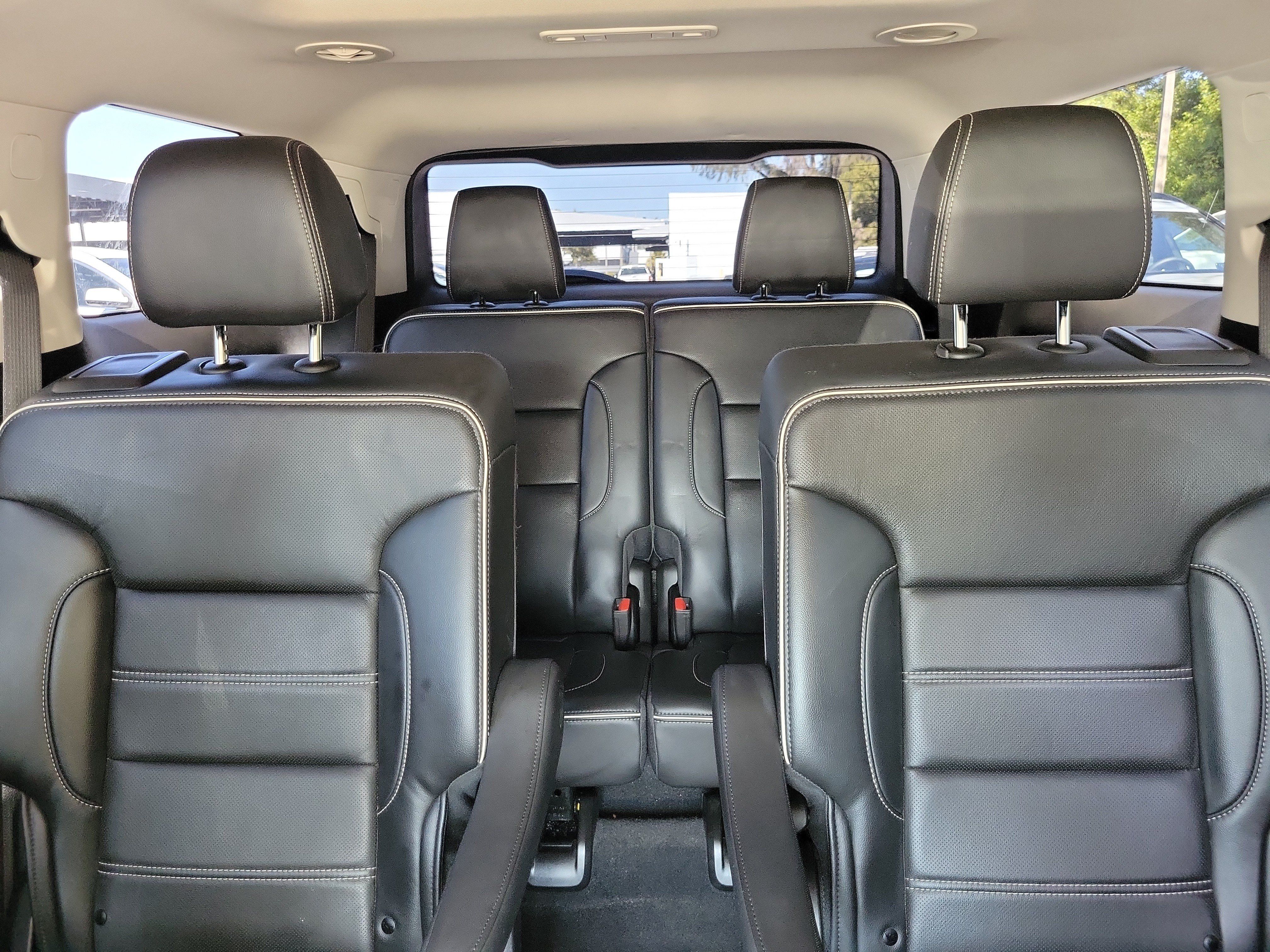 Used 2022 GMC Acadia Denali w/ Denali Ultimate Package FWD image 17