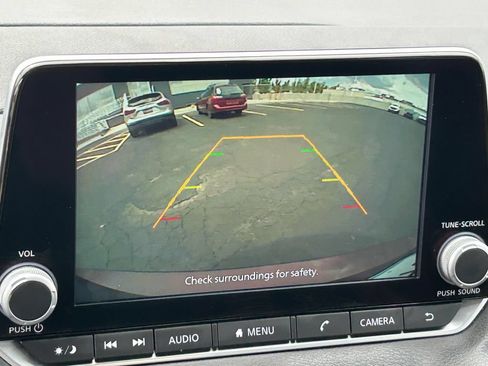 Used 2025 Nissan Sentra SV FWD image 13