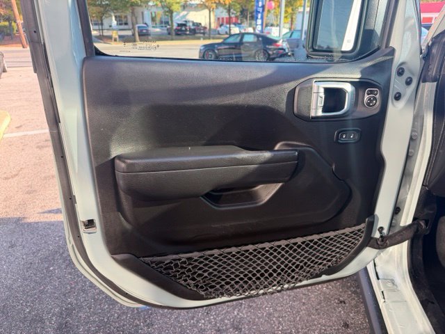 Used 2023 Jeep Wrangler Unlimited w/ Cold Weather Group AWD/4WD image 8