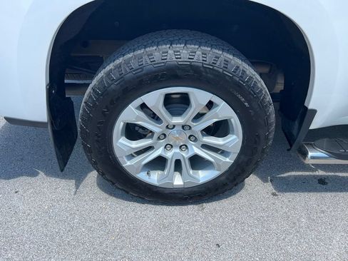 Used 2022 Chevrolet Silverado 1500 LTZ w/ LTZ Premium Package AWD/4WD image 16
