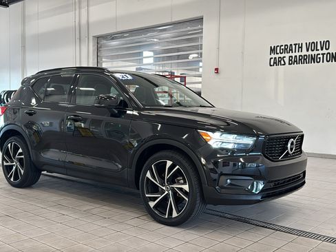 Used 2021 Volvo XC40 T5 R-Design w/ Climate Package AWD/4WD image 3