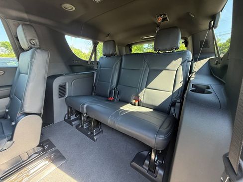 New 2026 Chevrolet Suburban LS AWD/4WD image 24