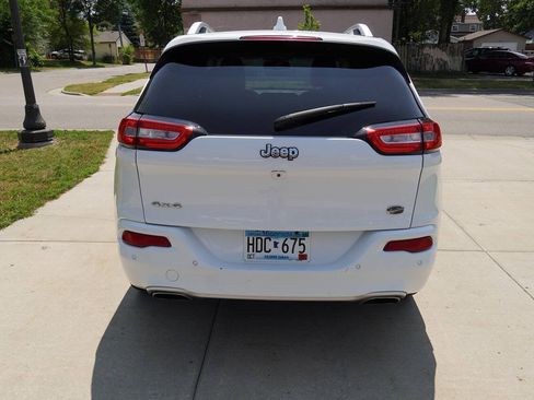 Used 2018 Jeep Cherokee Overland AWD/4WD image 26