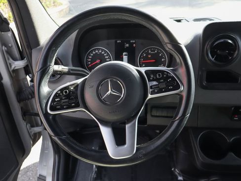 Used 2021 Mercedes-Benz Sprinter 2500 image 25
