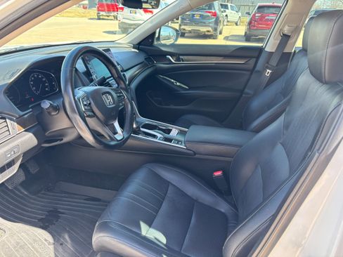Used 2018 Honda Accord EX-L image 9