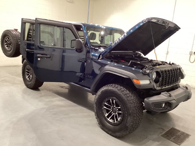 Used 2025 Jeep Wrangler Unlimited Sport AWD/4WD image 10