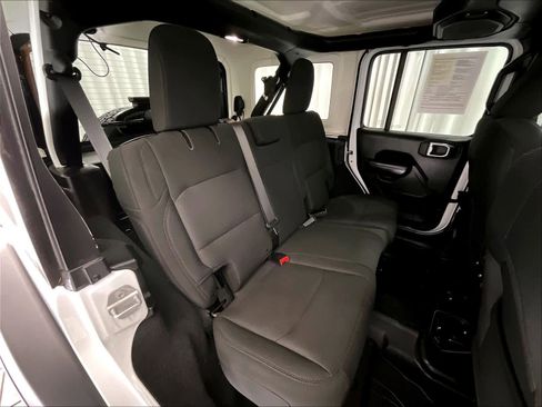 Used 2018 Jeep Wrangler Unlimited Sport S image 16