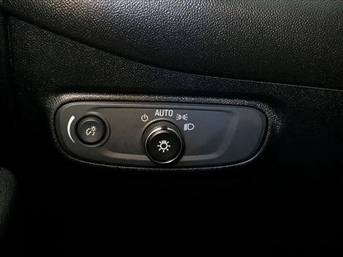 Used 2019 Chevrolet Equinox LT FWD image 17