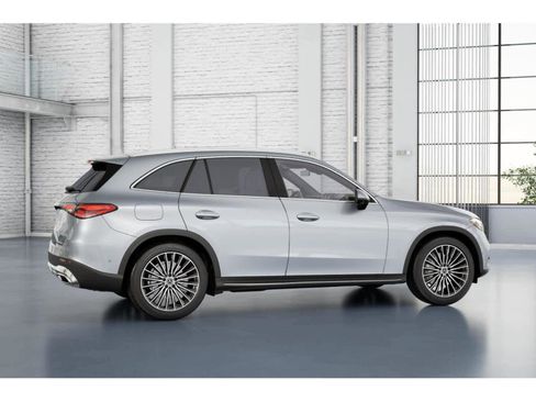 Used 2025 Mercedes-Benz GLC 300 image 17