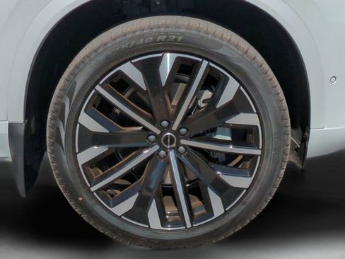 New 2026 Volvo XC90 B6 Ultra w/ Protection Package image 29