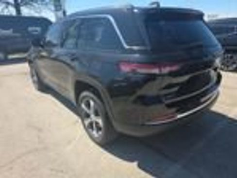 Used 2022 Jeep Grand Cherokee Limited 4xe image 3