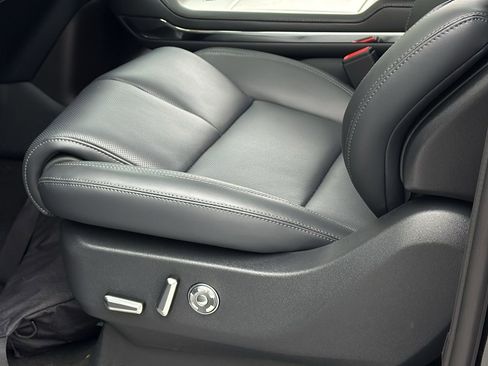 New 2025 Lincoln Navigator L Reserve w/ Jet Appearance Package image 23