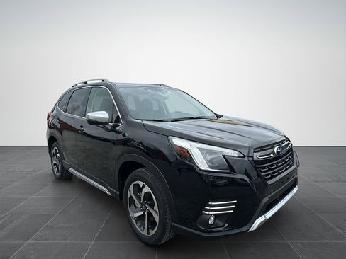 Used 2024 Subaru Forester Touring w/ Pop Package 2 image 8