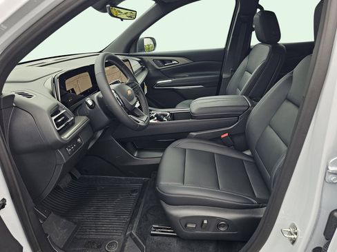 New 2026 Chevrolet Traverse LT w/ Driver Confidence Package FWD image 11