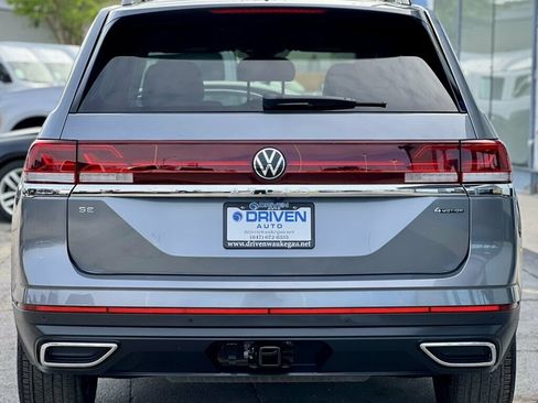Used 2024 Volkswagen Atlas SE AWD/4WD image 4