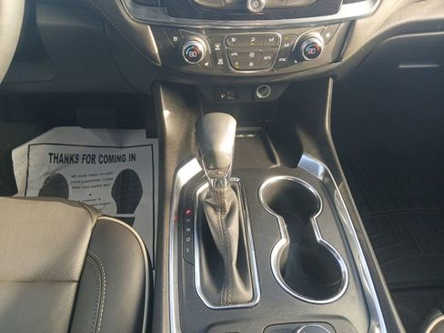 Used 2023 Chevrolet Traverse Premier image 13