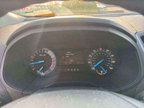 Used 2016 Ford Edge SE image 13