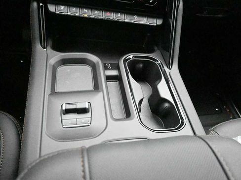 New 2026 GMC Sierra 2500 AT4 w/ AT4 Premium Plus Package AWD/4WD image 22