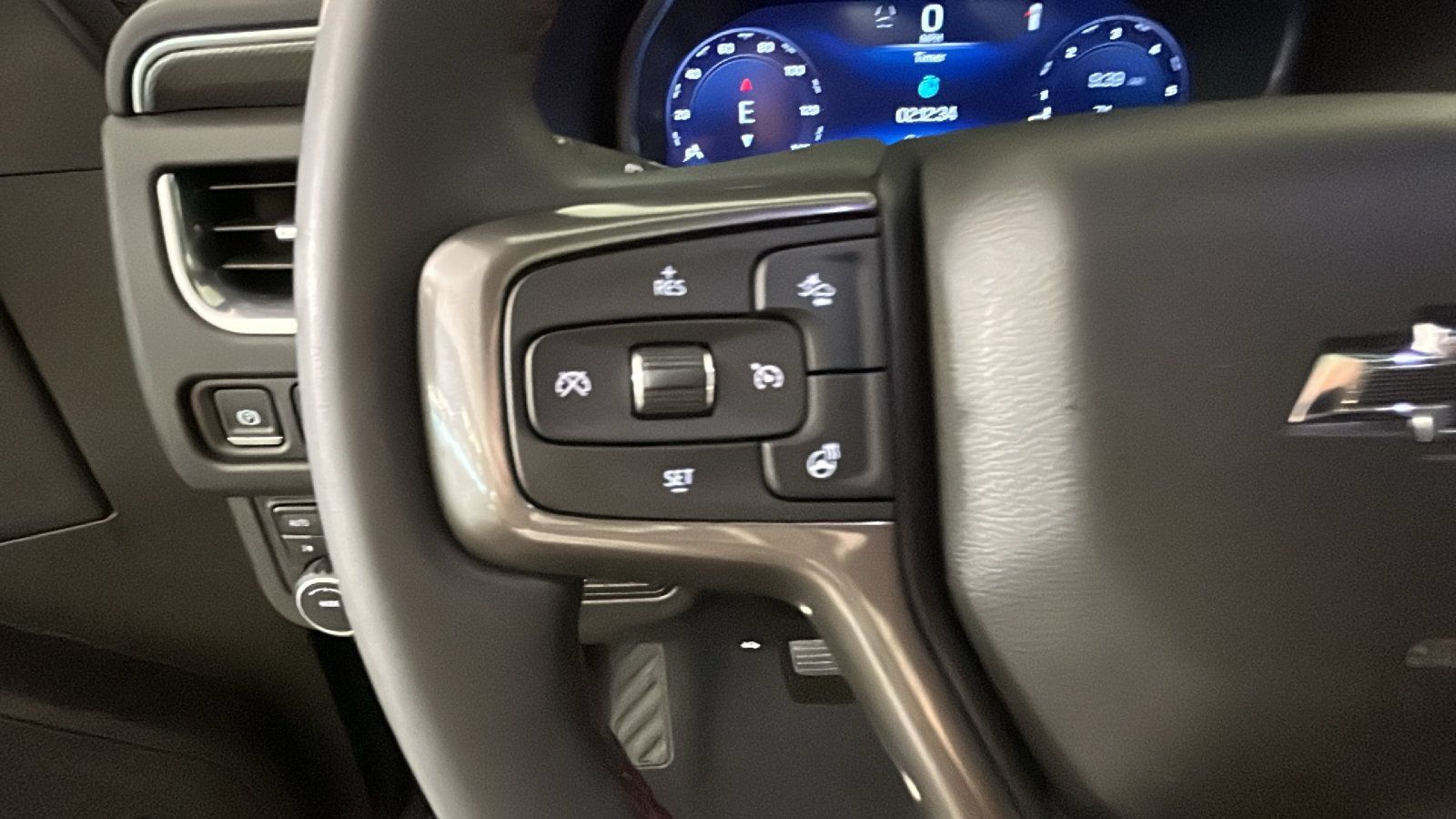 Used 2024 Chevrolet Tahoe RST w/ Luxury Package AWD/4WD image 19