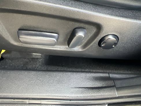 Used 2019 Toyota Highlander XLE AWD/4WD image 53