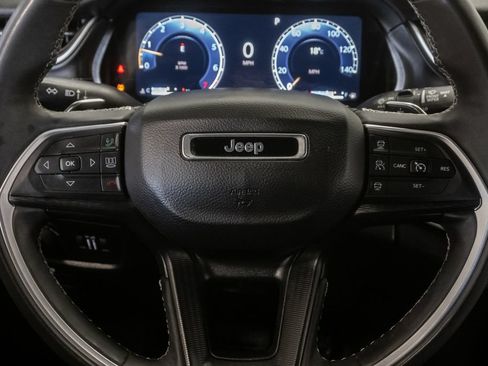 Used 2024 Jeep Grand Cherokee Altitude AWD/4WD image 15