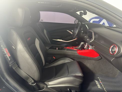 Used 2021 Chevrolet Camaro SS RWD image 34